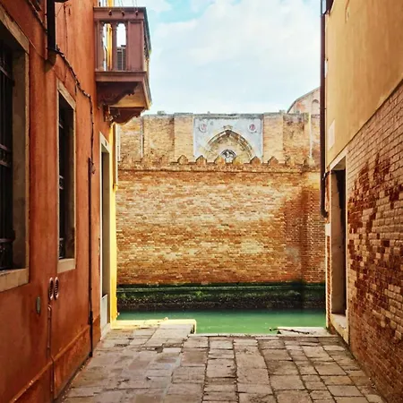 住宿加早餐酒店 Pavarotti *