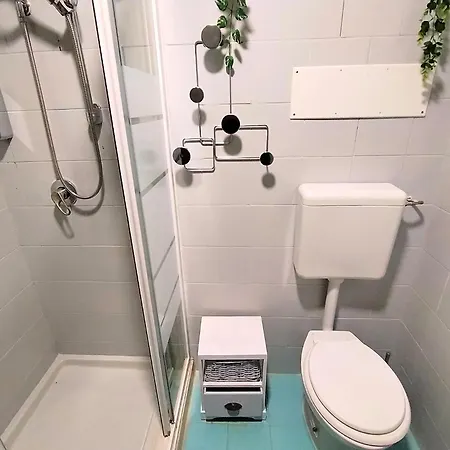 לינה וארוחת בוקר Pavarotti *