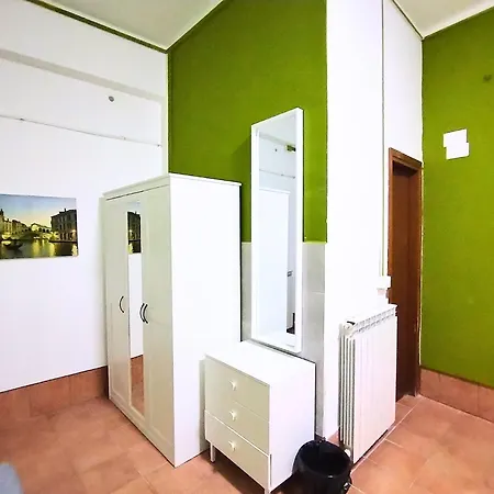 Pavarotti לינה וארוחת בוקר *